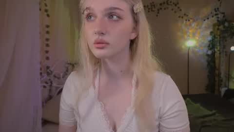 Ellie online show from July 29, 5:51 am