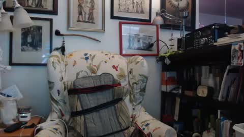 Snapshot of so_erotic_sub chatting on November 2, 12:21 am ImYourBitch online show from November 2, 12:21 am