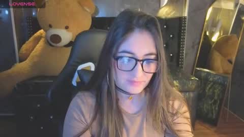 soffi_betacur_b online show from October 28, 3:18 am