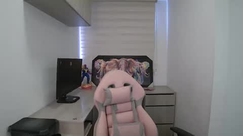 soffi_rousel_ online show from May 26, 5:52 pm