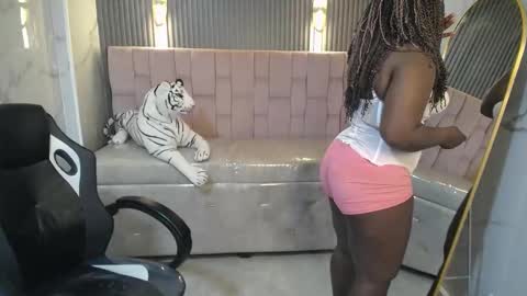 soffia_b online show from October 7, 3:13 am