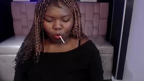 soffia_b online show from September 13, 3:31 am