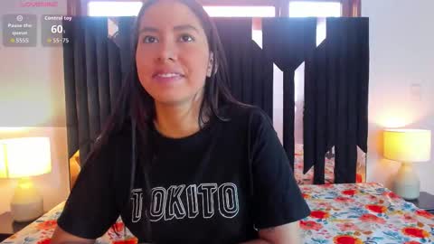 soffy and mia online show from November 26, 12:46 pm