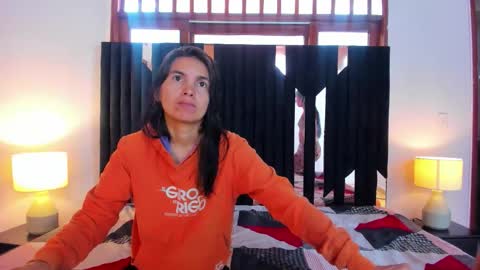 soffy and mia online show from October 14, 12:41 pm