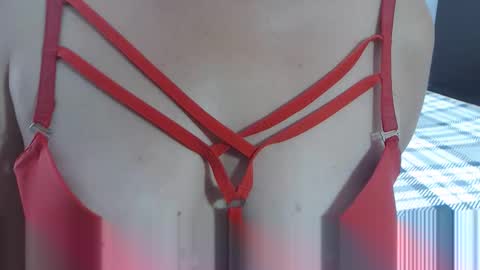 Sofa Castellanos online show from May 4, 5:52 pm