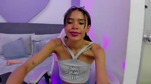 Snapshot of sofi_little2 chatting on September 16, 6:22 pm Sofia online show from September 16, 6:22 pm