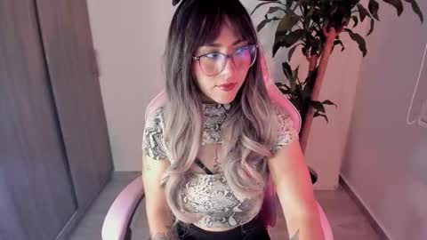 Sophie online show from October 31, 3:18 am