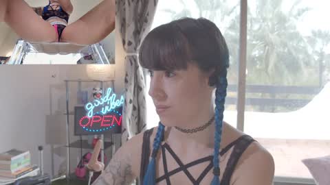 Sofi Mora online show from March 10, 2:26 pm