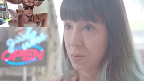 Sofi Mora online show from September 27, 2:15 pm