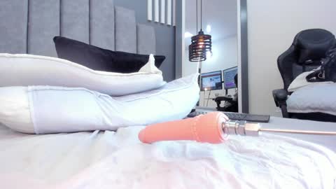 Snapshot of sofi_ramosx chatting on December 15, 1:57 am valen online show from December 15, 1:57 am