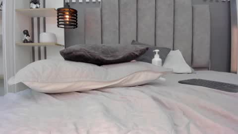 Snapshot of sofi_ramosx chatting on January 15, 12:09 am valen online show from January 15, 12:09 am