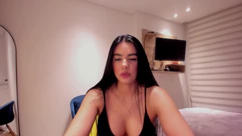 Sofi Saenzz  online show from November 28, 1:24 am
