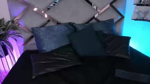 sofi_sp online show from October 31, 1:22 pm