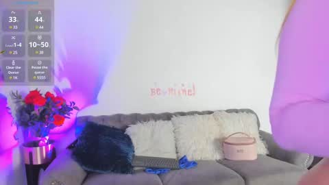 Snapshot of sofi_vasquez chatting on February 21, 9:22 pm Sofia Vasquez online show from February 21, 9:22 pm