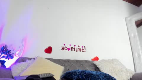 Snapshot of sofi_vasquez chatting on February 4, 1:23 am Sofia Vasquez online show from February 4, 1:23 am