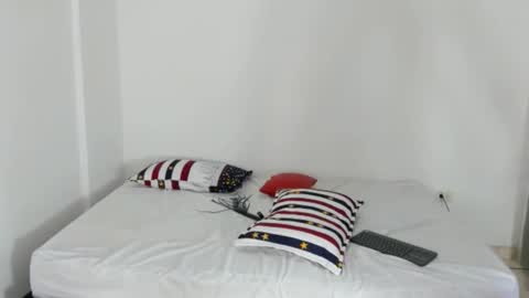 sofia_and_sara online show from January 23, 9:29 pm