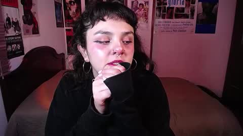 Sofi online show from February 5, 11:52 pm