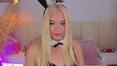 SOFIA PAMELA online show from September 13, 8:00 pm