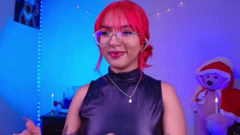 Snapshot of sofiaafoxx chatting on December 5, 3:42 am Sofia online show from December 5, 3:42 am