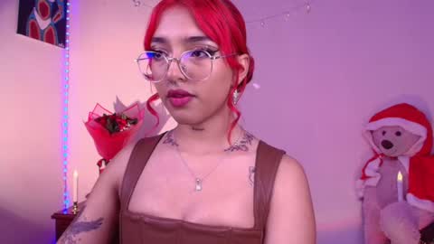 Snapshot of sofiaafoxx chatting on December 7, 3:53 am Sofia online show from December 7, 3:53 am