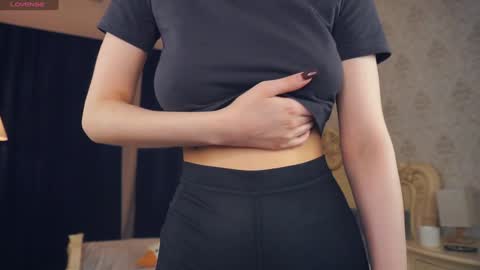 Hi My name is Sofia Welcome to my room Please thumbs up - its important online show from November 27, 6:54 am