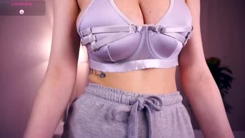 Hi My name is Sofia Welcome to my room Please thumbs up - its important online show from October 10, 7:03 am