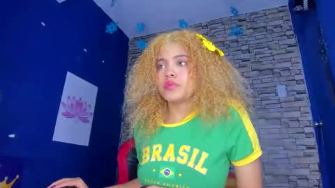 sofiacastillo01 online show from February 14, 3:36 pm