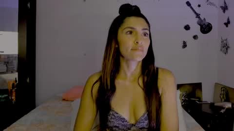Snapshot of sofiacruz16 chatting on December 2, 9:01 pm sofiacruz16 online show from December 2, 9:01 pm