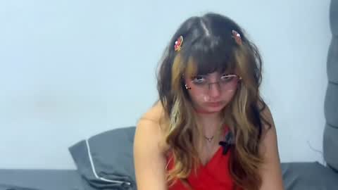 sofiakittylove online show from July 1, 7:39 am