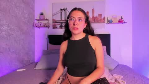 sofialujan_ online show from June 4, 11:55 pm
