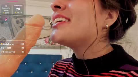 Snapshot of sofianesvat1 chatting on February 19, 12:00 pm Sofi - next broadcast today 1030pm Colombia time online show from February 19, 12:00 pm