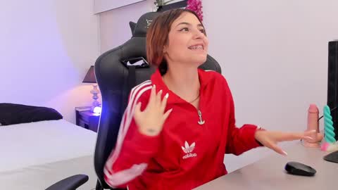 Sofia  Help me reach 5K followers  online show from January 27, 3:39 pm