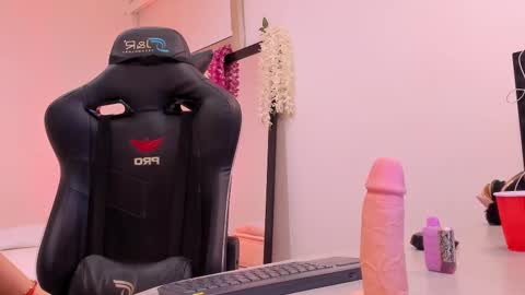 Sofia  Help me reach 5K followers  online show from February 16, 12:30 am