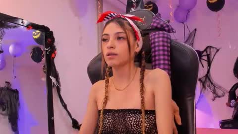 Sofia  Help me reach 5K followers  online show from October 24, 7:36 pm