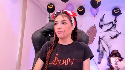 Sofia  Help me reach 5K followers  online show from October 20, 7:41 pm