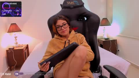 Sofia  Help me reach 5K followers  online show from January 31, 12:50 am