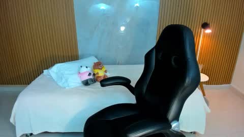 sofia samm online show from November 28, 4:20 am