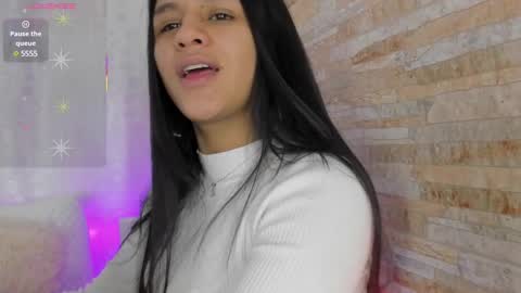 Snapshot of sofiaxmiller chatting on February 4, 7:11 pm Danna Sofia online show from February 4, 7:11 pm