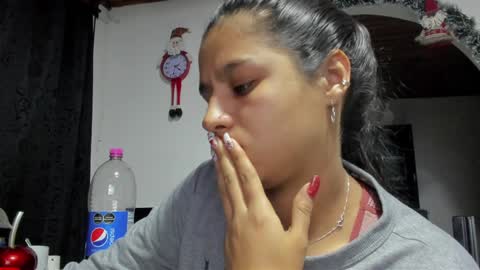 Snapshot of sofiaxmiller chatting on December 10, 11:51 pm Danna Sofia online show from December 10, 11:51 pm