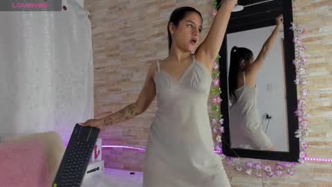 Snapshot of sofiaxmiller chatting on January 12, 1:11 am Danna Sofia online show from January 12, 1:11 am