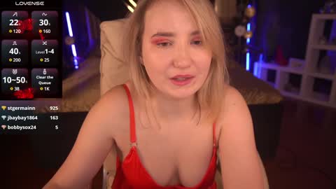 Snapshot of sofiebloom chatting on January 29, 12:54 am Sofie online show from January 29, 12:54 am