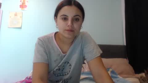 Snapshot of sofigarcia17 chatting on December 14, 4:23 am sofi online show from December 14, 4:23 am