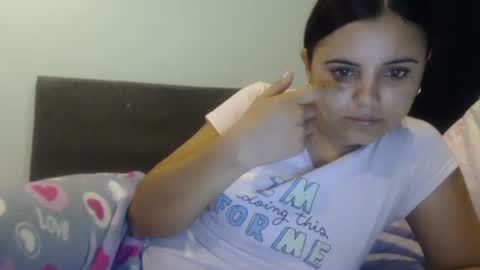 Snapshot of sofigarcia17 chatting on January 22, 2:15 am sofi online show from January 22, 2:15 am