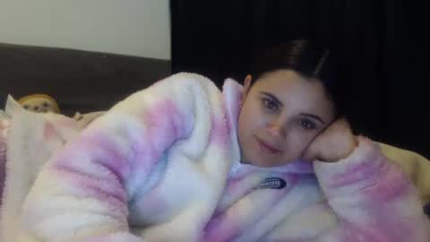 Snapshot of sofigarcia17 chatting on January 7, 2:42 am sofi online show from January 7, 2:42 am