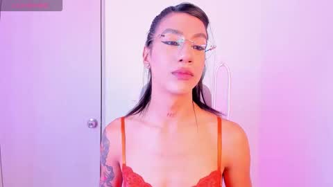 Sofi online show from December 20, 3:19 pm