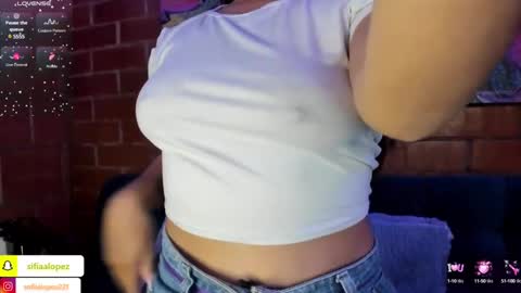 Snapshot of sofiiaa_gomez_ chatting on February 13, 12:24 am Sofi. G online show from February 13, 12:24 am