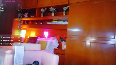 Sofa bonita  online show from February 20, 3:23 am
