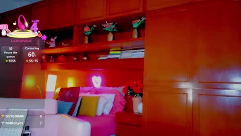 Sofa bonita  online show from February 28, 5:04 pm