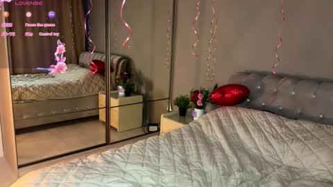 sofilovee_ online show from February 19, 3:00 pm