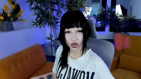 sofiyawilliams online show from September 23, 7:46 am
